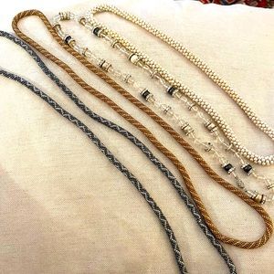 Vintage jewellery: beaded and pearl necklace bundle